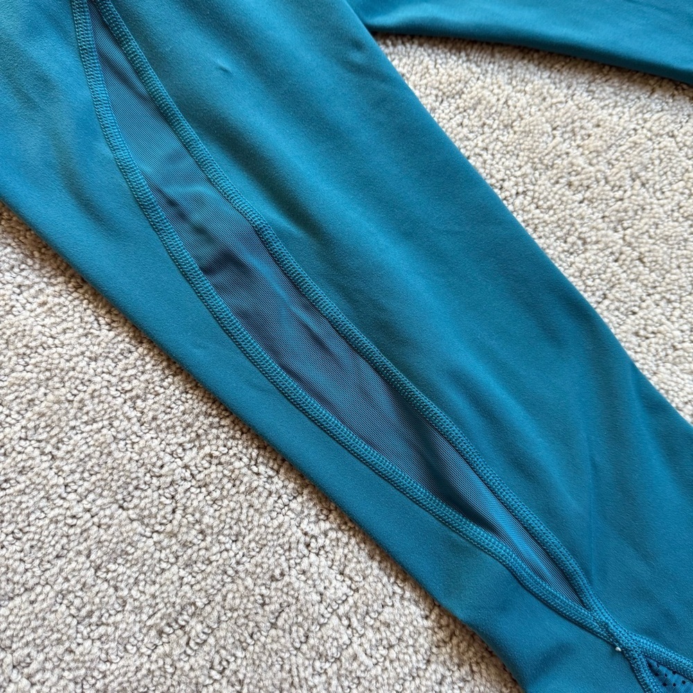 Lorna Jane Cropped Leggings - Picture 5 of 7